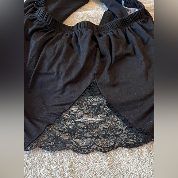 Various brand of sleep/lounge shorts. All size medium. Great condition. Offer! - Picture 8 of 14